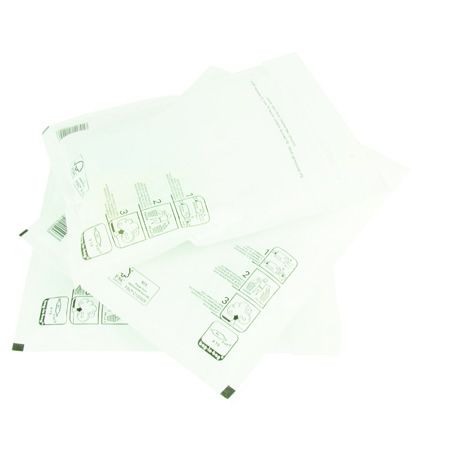 Enveloppes et pochettes matelassées blanches detail 5